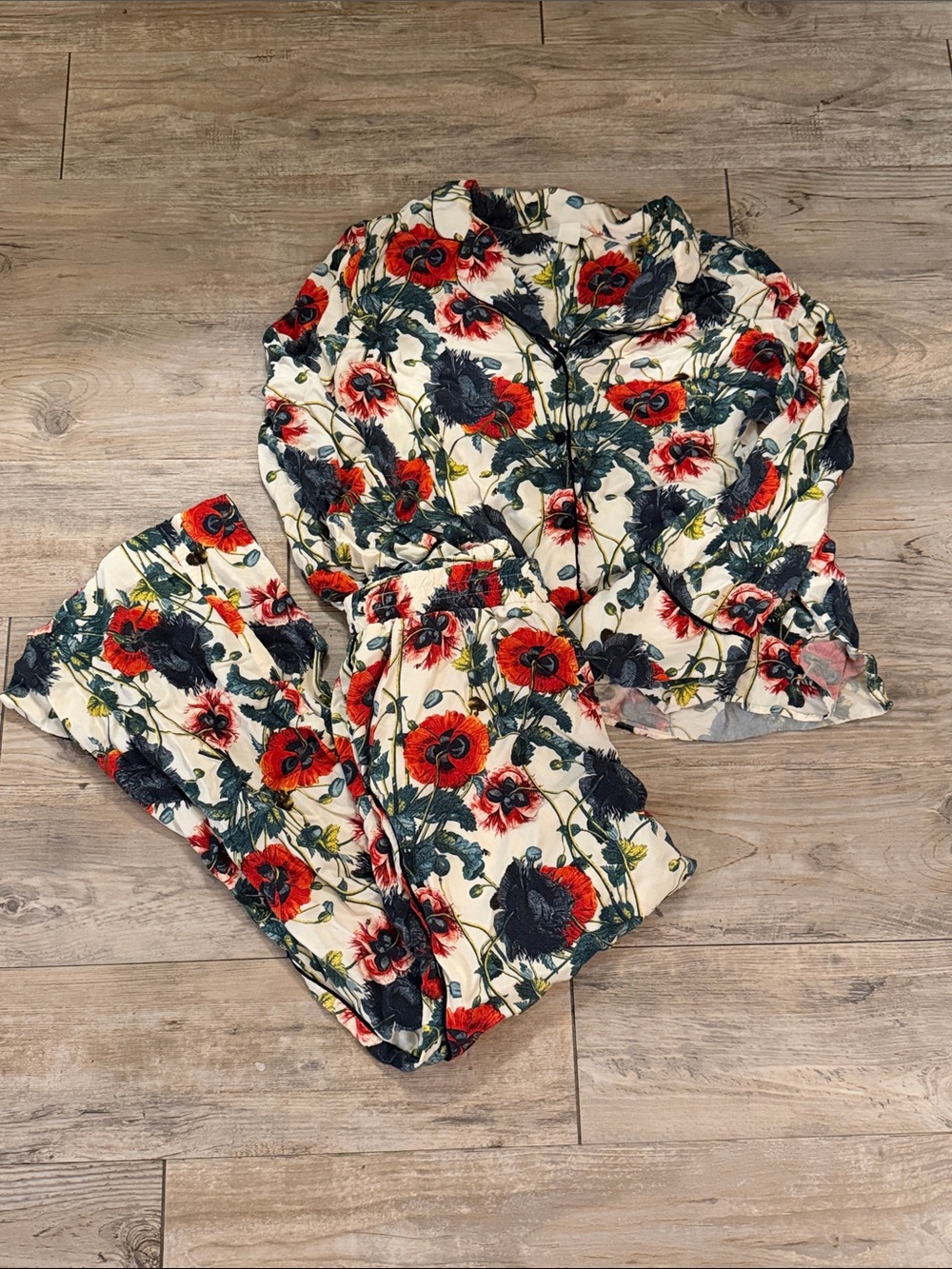 H&M SET Cream Floral Button-Up Top with Red & Dark Green size 10